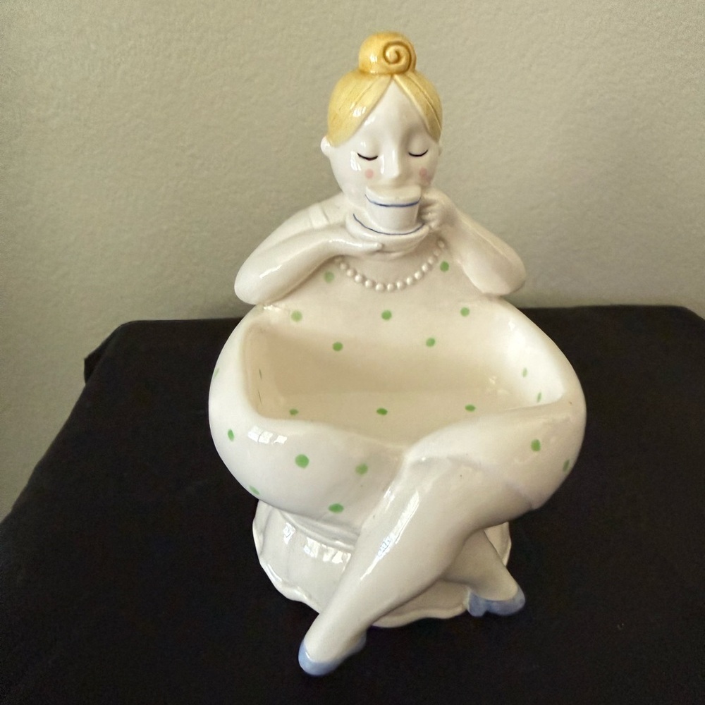 Fitz And Floyd The Sweet Lady Ceramic Lady Figurine Sugar , Sweetener Holder .